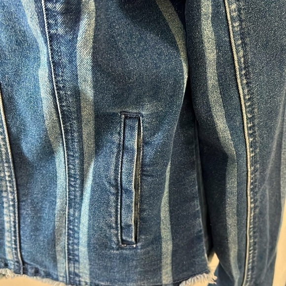 BACCINI- New Women’s Long Sleeve , Button Cuff Jean Jacket, Size M - Picture 11 of 14